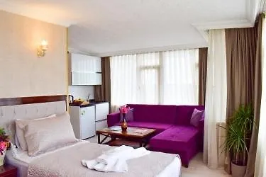 Mekke Κωνσταντινούπολη